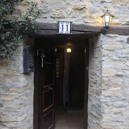 La Casa De Eusebio Y Vicenta * Diustes